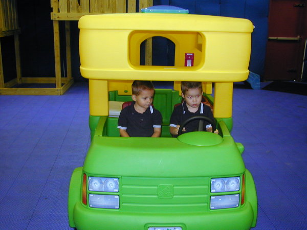 2X060001s.JPG - 58.1 K